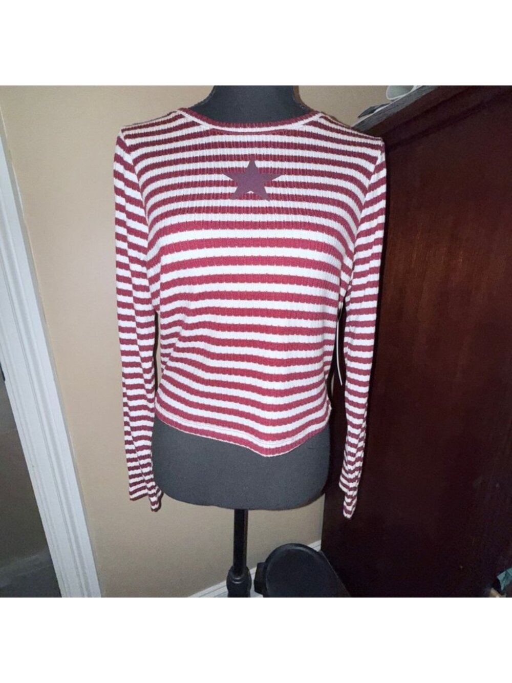 No Boundaries Star Graphic Striped Top Womens L 12-14 Red White NEW Pointelle LS